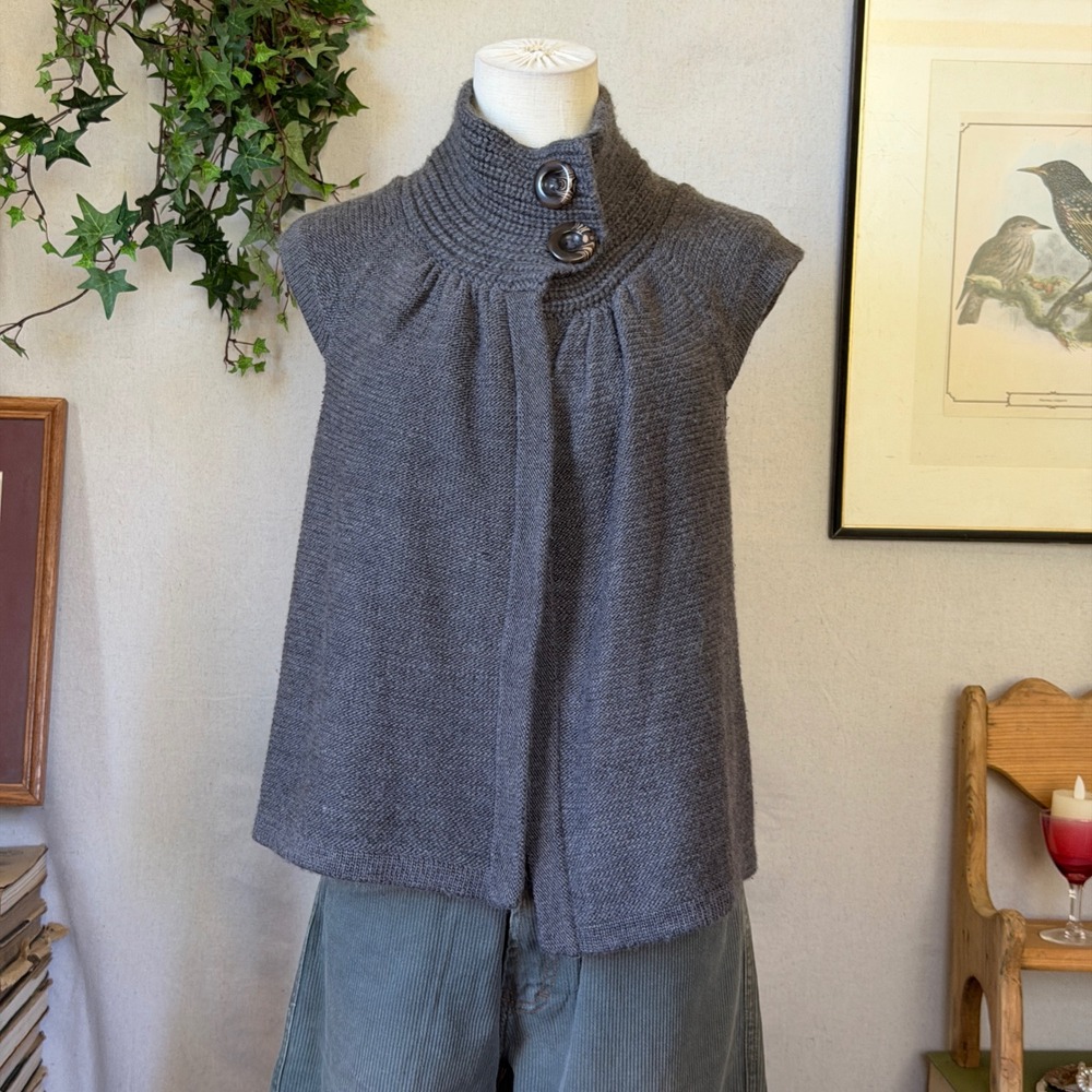 Gray High Neck Button Knit Vest Cardigan Whimsy Twee 2000s L Indie Girly Grunge